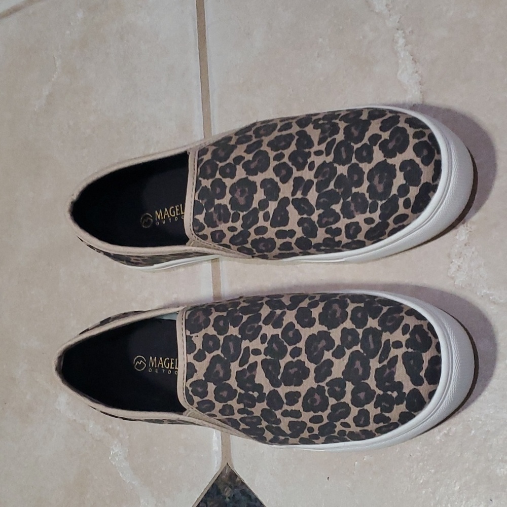 Women's shoes